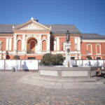 Memel (Klaipeda) - Aennchen von Tharau-Brunnen und Theater Foto: Helga und Klaus Lange